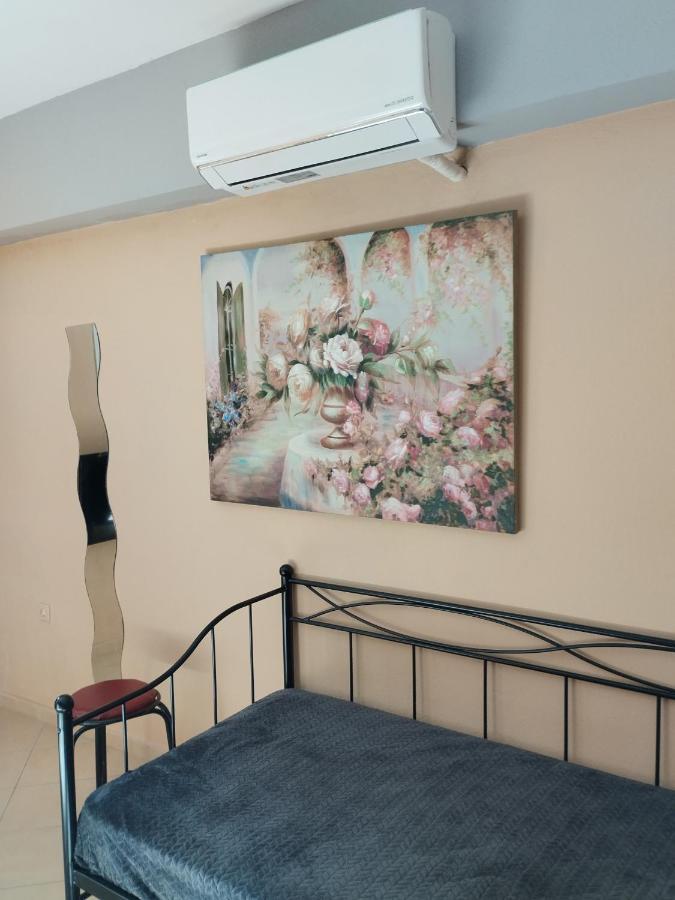Cozy Apartment In Thessaloniki Exterior photo